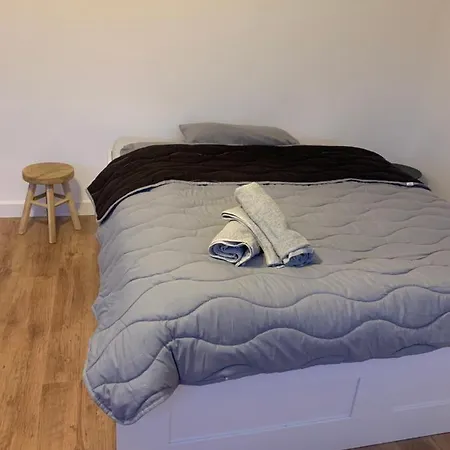 Monteur- & In Altstadt - Zentrum - Neu Saniert Apartmán